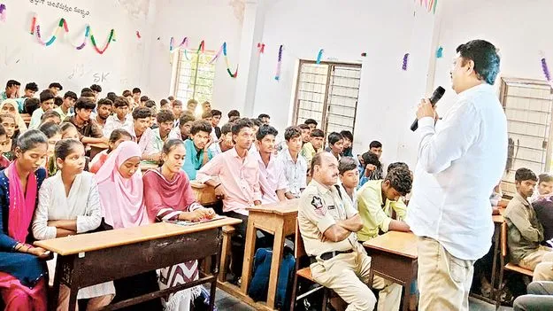 డ్ర గ్స్‌తో జీవితాన్ని నాశనం చేసుకోవద్దు