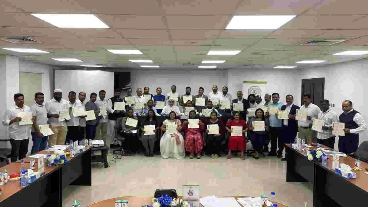 Kuwait: కువైత్‌లో కార్మిక చట్టాలపై అవగాహన కార్యక్రమం.. పెద్ద సంఖ్యలో పాల్గొన్న తెలుగు సంఘాల ప్రతినిధులు