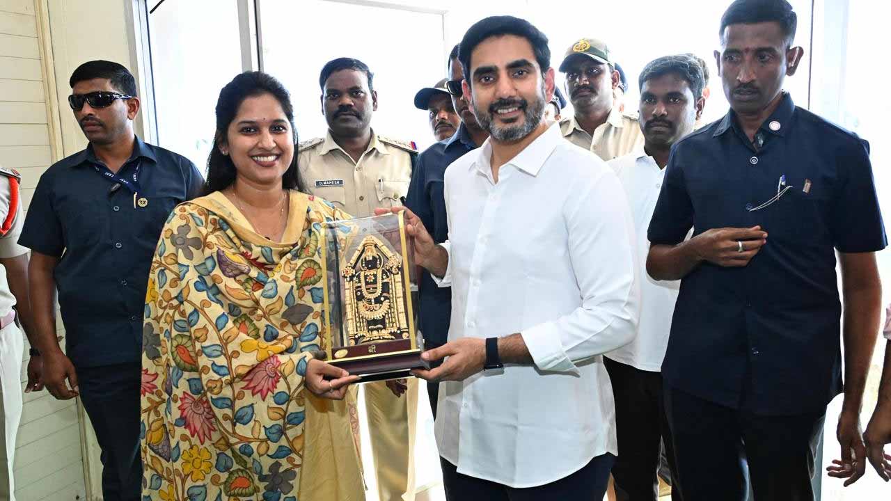 Minister Lokesh: మంత్రి లోకేష్‌కు జన నీరాజనం..