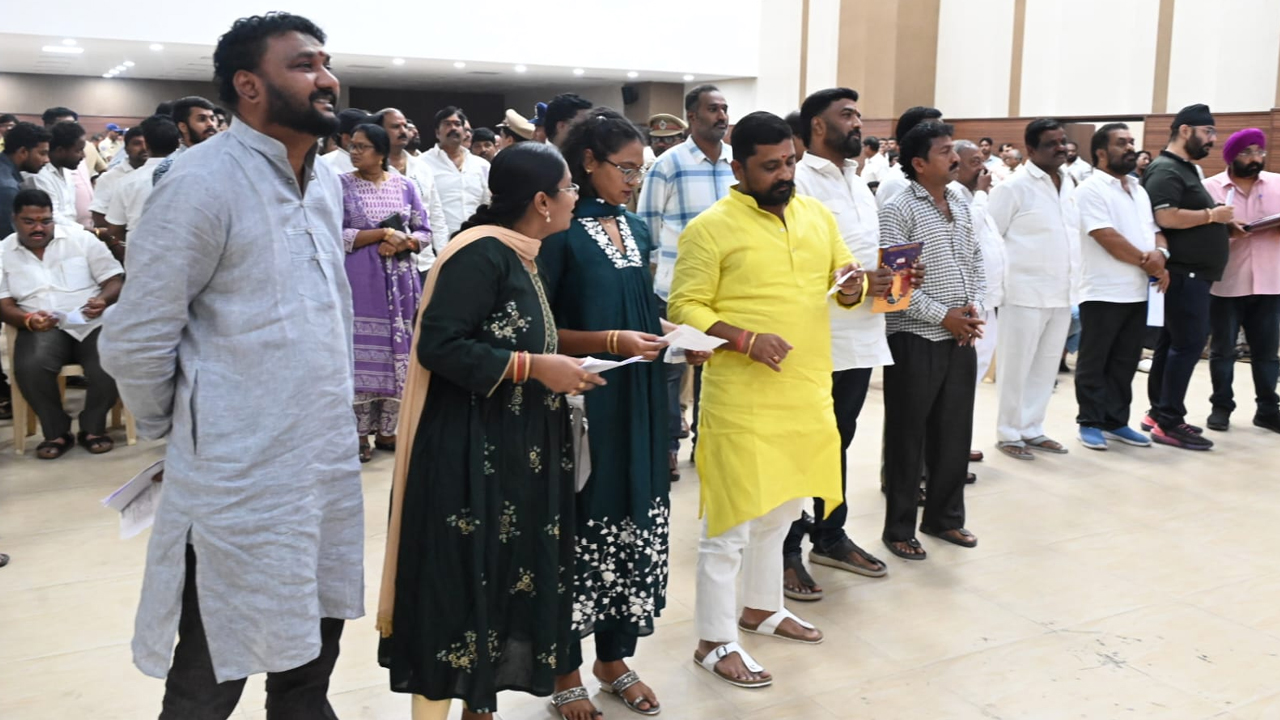 హైదరాబాద్ జిల్లా కలెక్టర్ దాసరి హరిచందన ఆధ్వర్యంలో జంట నగరాల్లోని మద్యం దుకాణాల లక్కీ డ్రా..