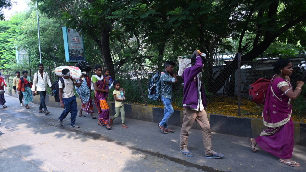  BC Bandh MGBS Impact: బీసీ బంద్‌.. బస్సుల కోసం బస్టాండ్లలో జనం పడిగాపులు..