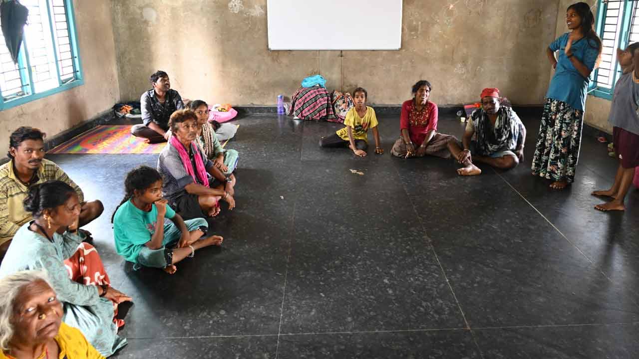 Cyclone Montha: విజయనగరం జిల్లాలో మొంథా తుఫాన్‌ ప్రభావం.. ప్రజలకి తీవ్ర ఇబ్బందులు