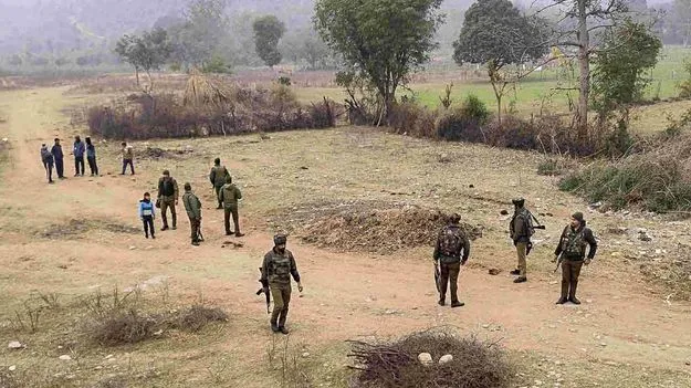 Chhattisgarh: లొంగిపోయిన మావోయిస్టు అగ్రనేత.. ఆ కొద్ది సేపటికే..