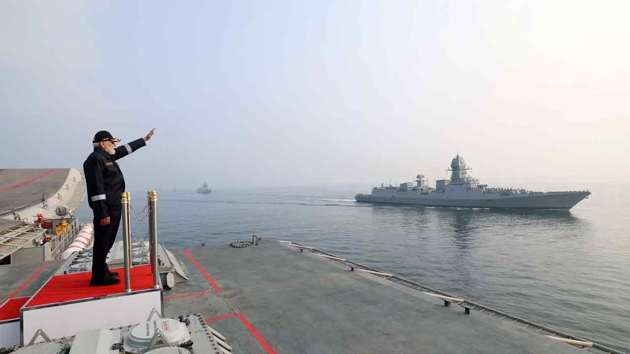 PM Modi-Diwali: ఈ పేరు వింటే పాక్‌కు వణుకే: ‘ఐఎన్‌ఎస్‌ విక్రాంత్‌’పై మోదీ దీపావళి వేడుకలు