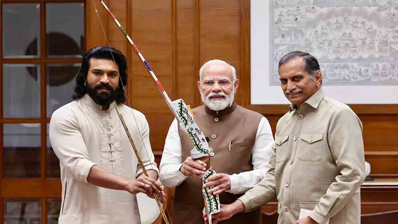 Ram Charan Met Narendra Modi: ప్రధాని మోదీతో హీరో రామ్ చరణ్ సమావేశం