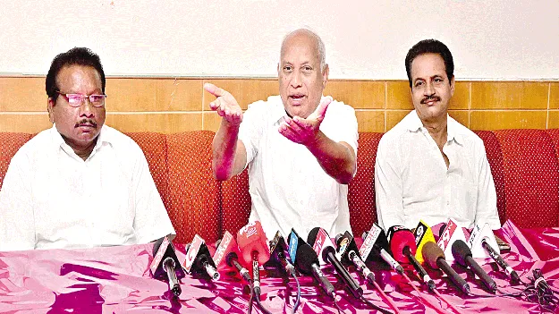 రైతులను ఆదుకోవడంలో ప్రభుత్వాలు విఫలం 