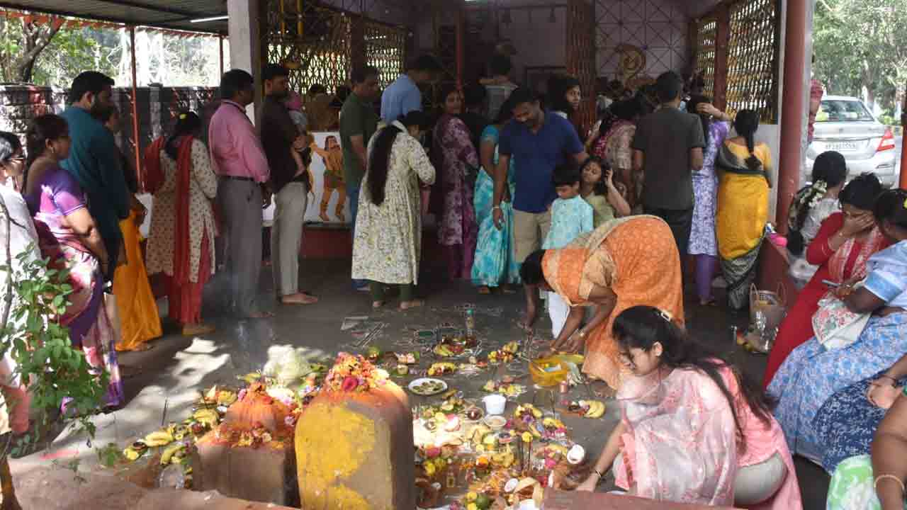  Nagula Chavithi: భక్తిశ్రద్ధలతో నాగుల చవితి.. భక్తుల ప్రత్యేక పూజలు