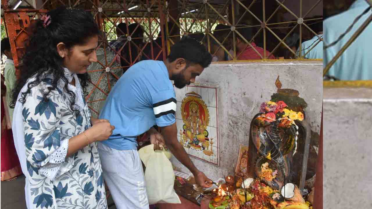  Nagula Chavithi: భక్తిశ్రద్ధలతో నాగుల చవితి.. భక్తుల ప్రత్యేక పూజలు