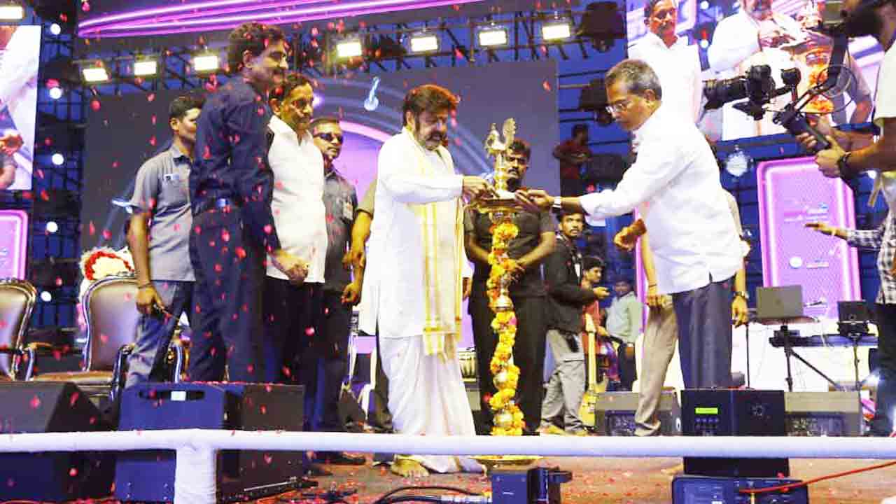 Nandamuri Balakrishna: విజయవాడలో ఎగ్జిబిషన్ ప్రారంభించిన నందమూరి బాలకృష్ణ