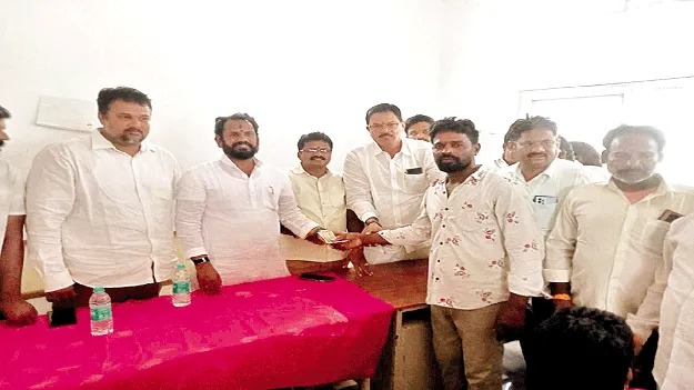 ‘మొంథా’ బాధితులకు ఆర్థిక సాయం