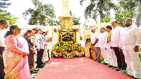 శాంతిభద్రతల పరిరక్షణలో పోలీసుల కృషి స్ఫూర్తిదాయకం