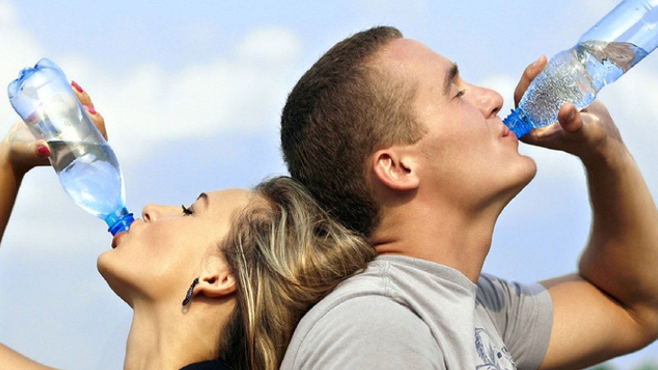 Overhydration Risks: అతిగా నీరు తాగితే కిడ్నీలకు ప్రమాదమా.. 