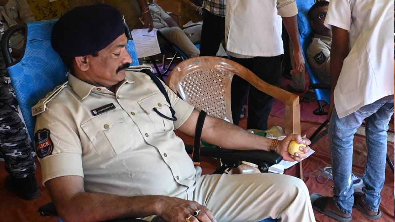 Mega Blood Donation Camp: అమర వీరుల సంస్మరణ వారోత్సవాలు.. హైదరాబాద్‌లో మెగా రక్తదాన శిబిరం..