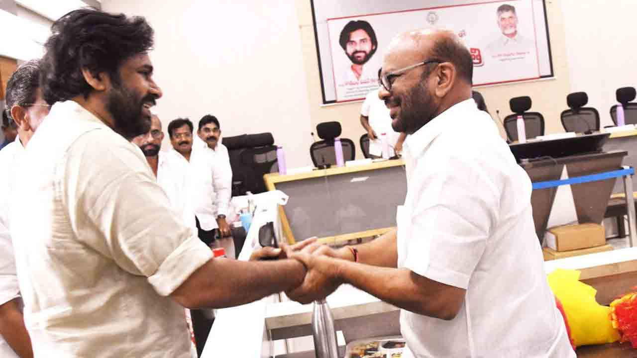 Pawan Kalyan:ఉప్పాడలో పవన్ కల్యాణ్ పర్యటన