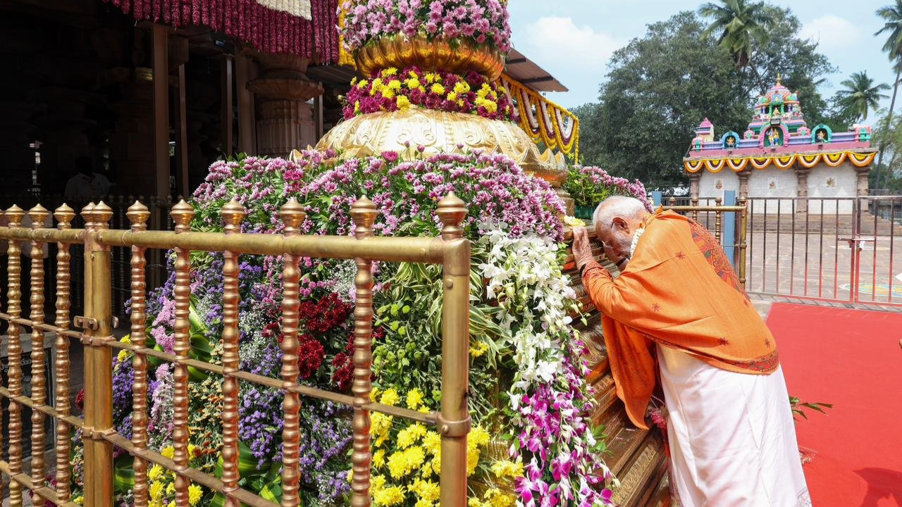PM Modi Srisailam Visit: శ్రీశైలం క్షేత్రాన్ని దర్శించుకున్న ప్రధాని మోదీ 
