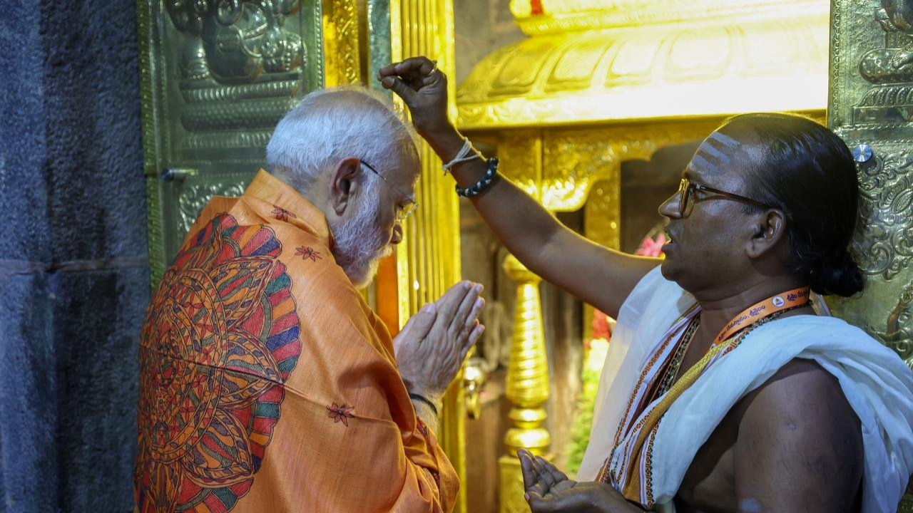 PM Modi Srisailam Visit: శ్రీశైలం క్షేత్రాన్ని దర్శించుకున్న ప్రధాని మోదీ 