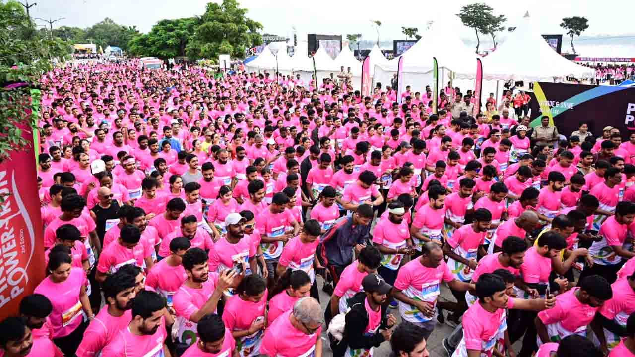 Pink Power Run 2.0 In Hyderabad:హైదరాబాద్‌లో పింక్ పవర్ రన్.. పాల్గొన్న ప్రపంచ సుందరి