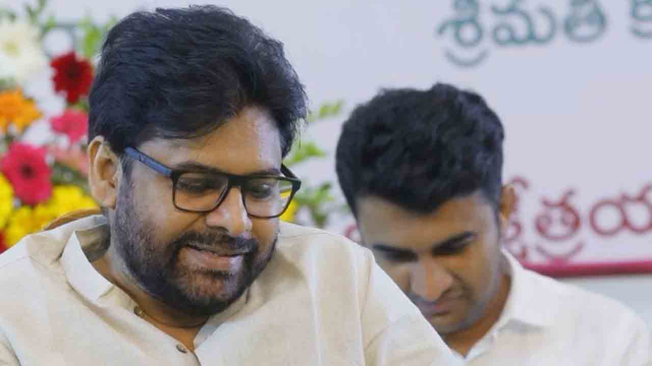 Pawan Kalyan: 'ఆమె సూర్యుడిని కబళించింది'పుస్తకం ఆవిష్కరించిన పవన్