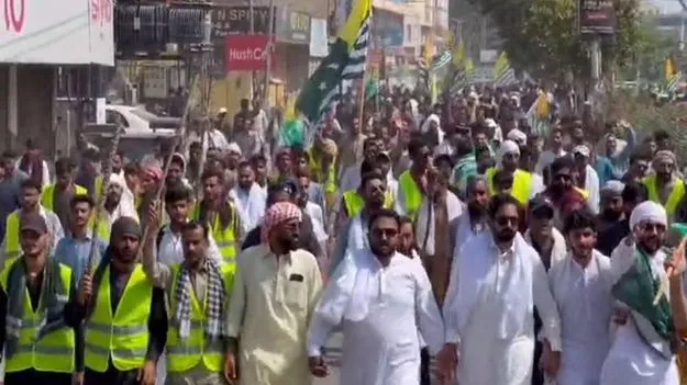 PoK Protests Continue: పీఓకేలో రెండో రోజూ కొనసాగిన నిరసనలు