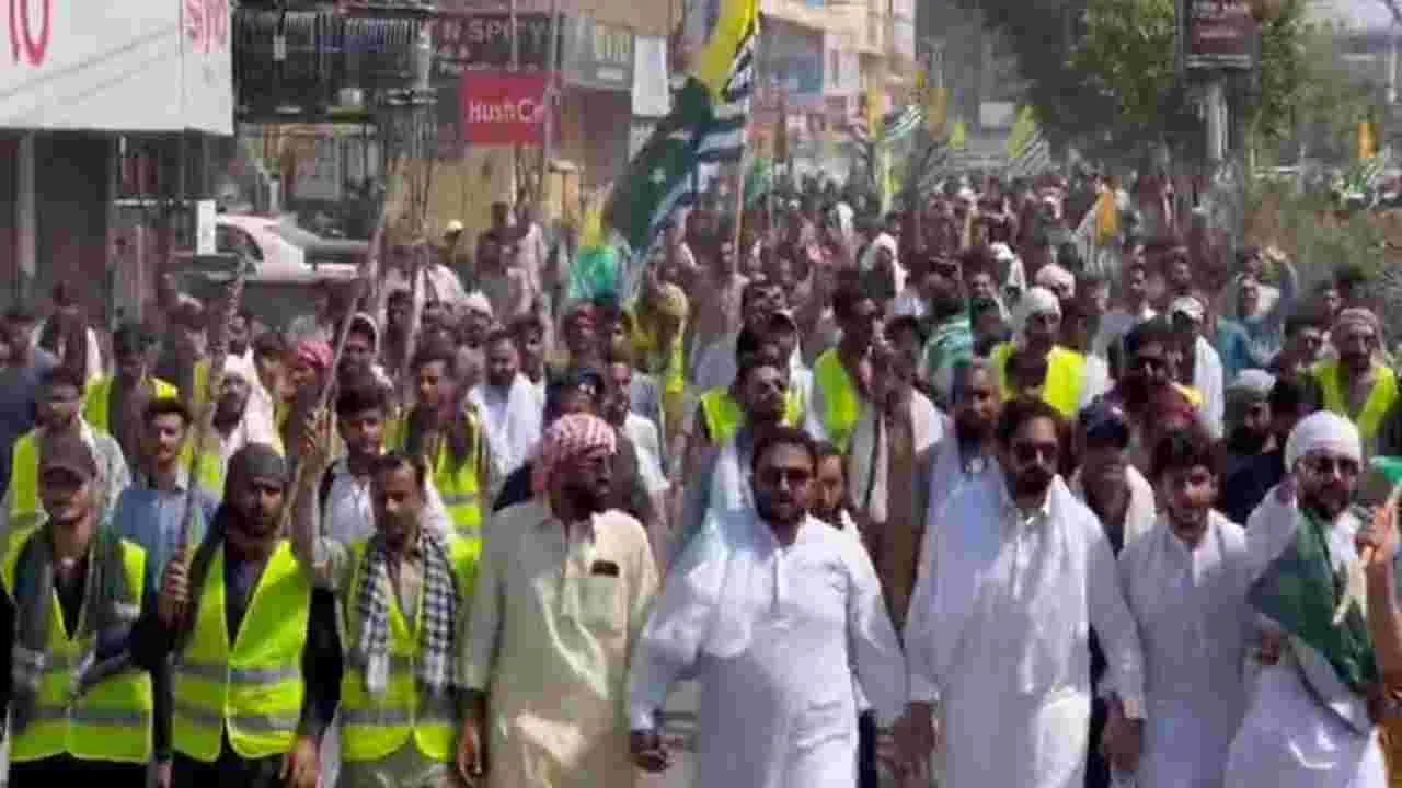 PoK Protests Continue: పీఓకేలో రెండో రోజూ కొనసాగిన నిరసనలు