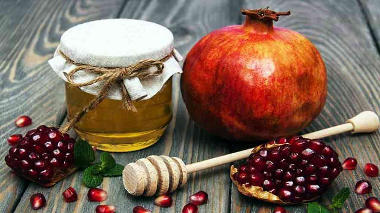 Health Tips: దానిమ్మ పండ్లు తిన్న తర్వాత.. తొక్కలు పడేస్తున్నారా.. ఈ విషయాలు తెలిస్తే.. 