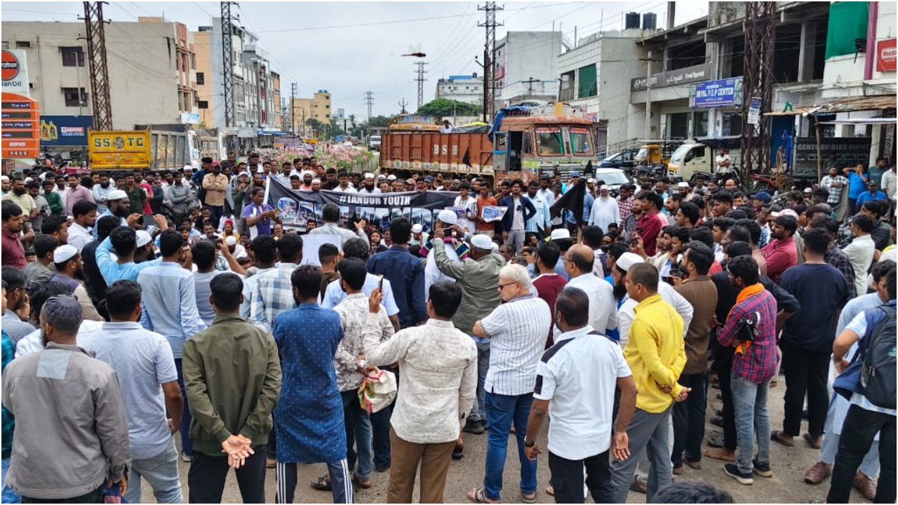 Vikarabad: తాండూరులో నిరసన.. మన్నెగూడ - హైదరాబాద్ రోడ్డు విస్తరణకు డిమాండ్