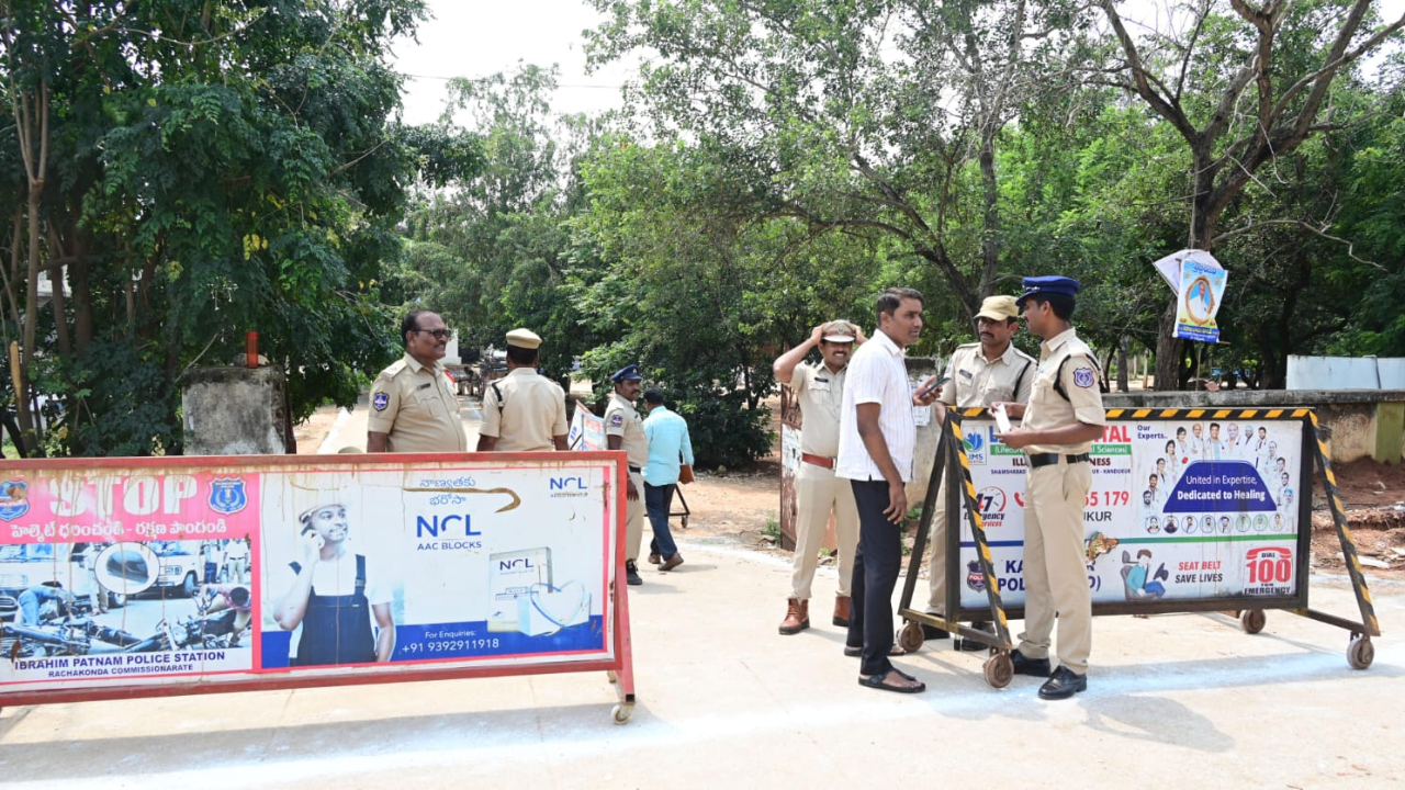 Ranga Reddy Collector visit: కందుకూరులో జెడ్పీటీసీ, ఎంపీటీసీ ఎన్నికల నామినేషన్లు