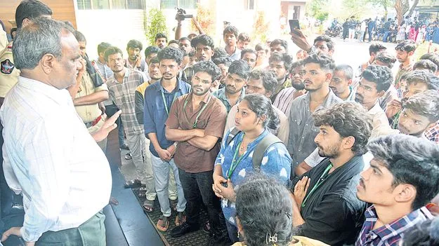 ఏయూలో ఎందుకిలా!?