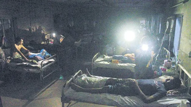 అంధకారంలో పెద్దాస్పత్రి!