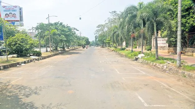 కొనసాగుతున్న ఆక్రమణల తొలగింపు