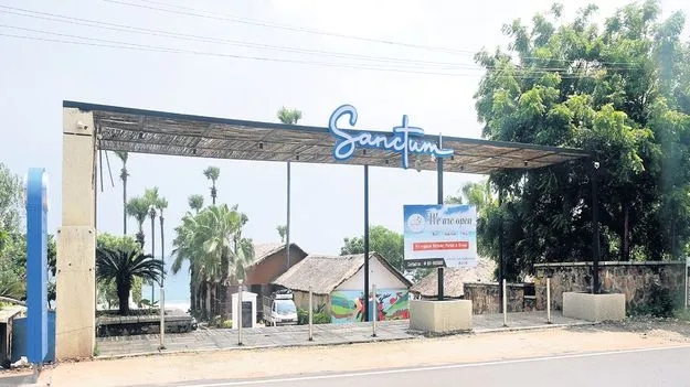 అడ్డగోలుగా బీచ్‌ రెస్టారెంట్లు