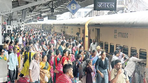 రైళ్లు కిటకిట