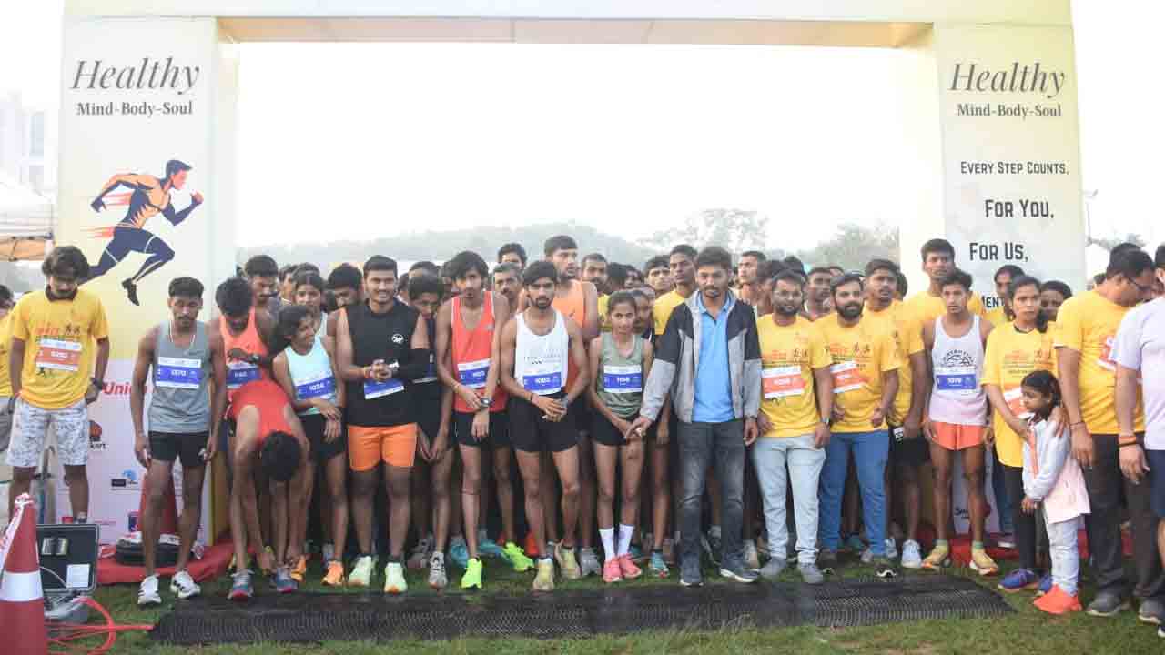Gachibowli Marathon: గచ్చిబౌలి స్టేడియంలో మారథాన్.. ఉత్సాహంగా పాల్గొన్న యువత