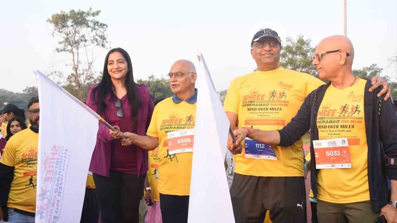 Gachibowli Marathon: గచ్చిబౌలి స్టేడియంలో మారథాన్.. ఉత్సాహంగా పాల్గొన్న యువత