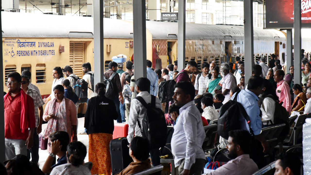 Secunderabad: సికింద్రాబాద్ రైల్వే స్టేషన్‌లో పర్యటించిన అధికారులు