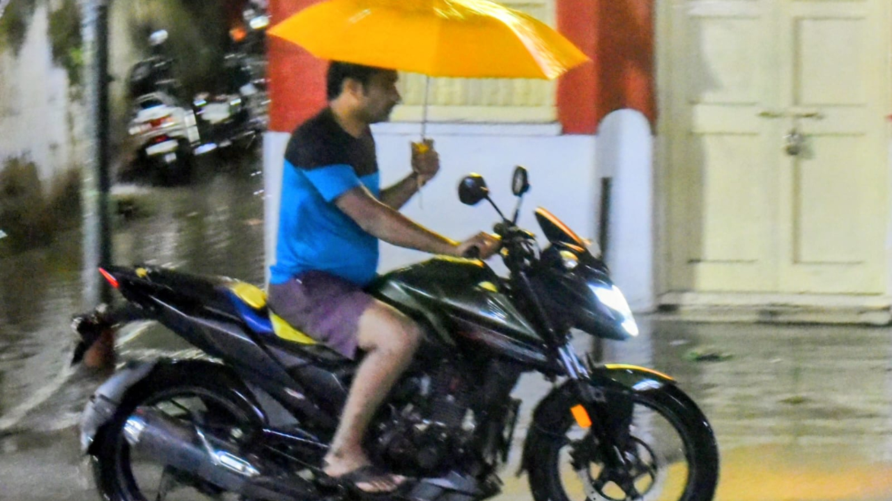 Hyderabad Rains:  హైదరాబాద్‌లో పలుచోట్ల దంచికొడుతున్న  వర్షం