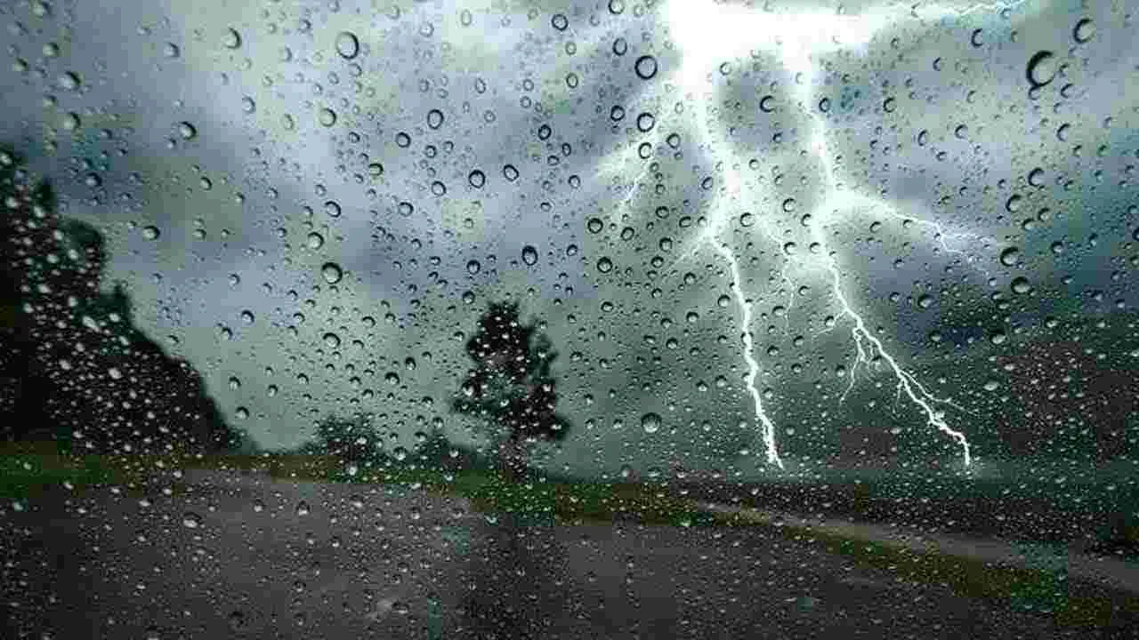 Heavy Rains: భారీ వర్షాలు.. ప్రజలకు కీలక సూచన: ఏపీ విపత్తుల నిర్వహణ సంస్థ