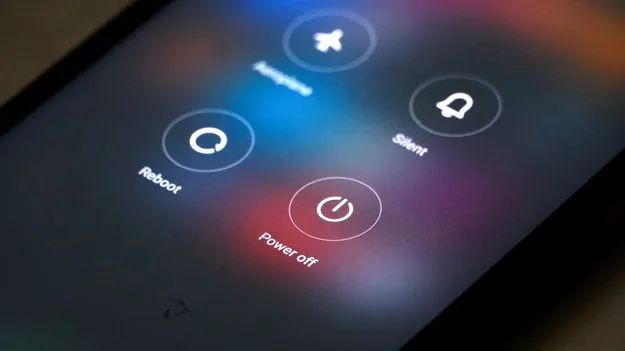 Restarting Phone: వారానికి ఒక్కసారన్నా స్మార్ట్ ఫోన్‌ను రీస్టార్ట్ చేయాలి.. ఇలా ఎందుకంటే.. 