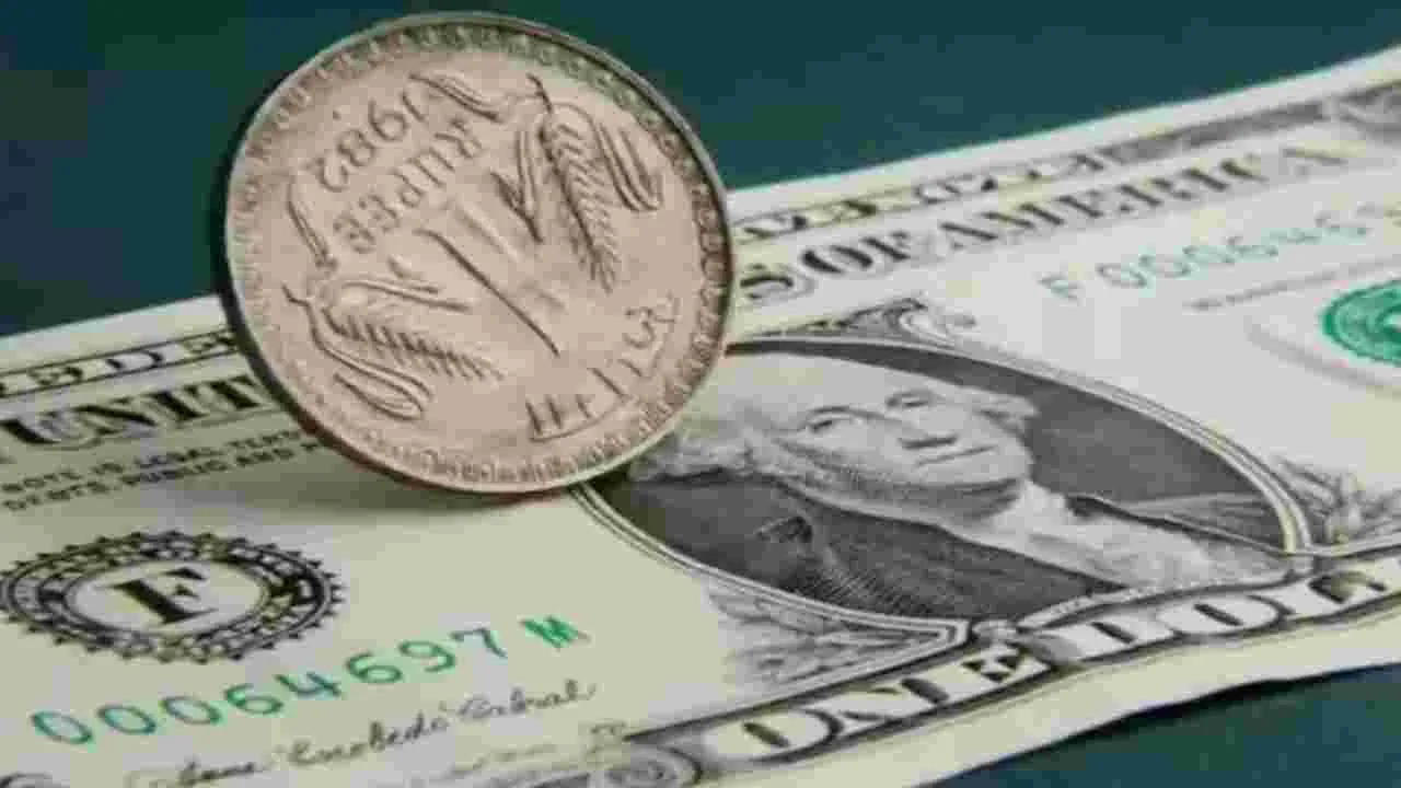 RBI: రూపాయి విలువ స్థిరీకరణకు ఆర్‌బీఐ ప్రయత్నాలు.. 7.7 బిలియన్ డాలర్ల విక్రయం
