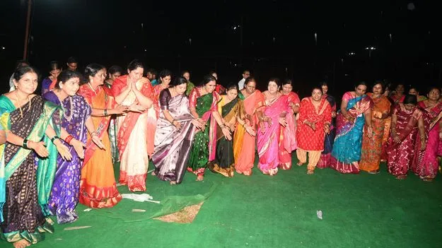 బీఆర్‌ఎస్‌ ఆధ్వర్యంలో బతుకమ్మ వేడుకలు