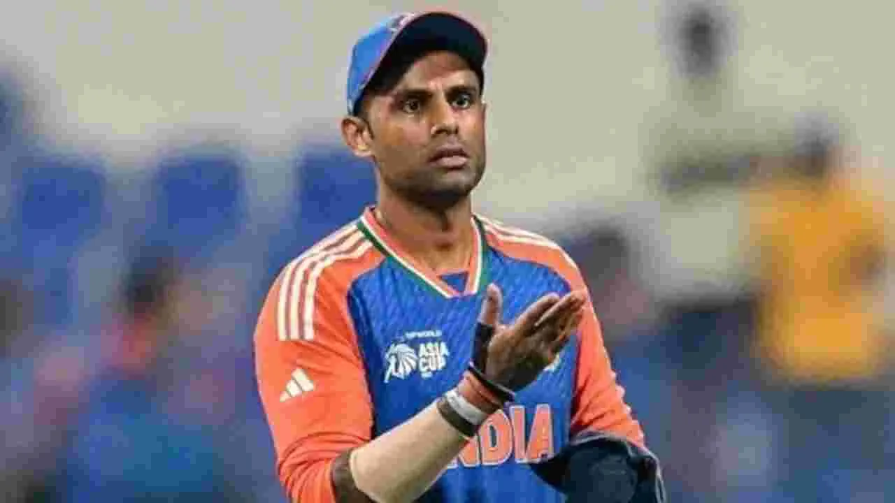 Asia Cup SKY Fined: పొలిటికల్ కామెంట్స్.. సూర్యకుమార్ యాదవ్, పాక్ బౌలర్ రవూఫ్‌పై ఐసీసీ జరిమానా