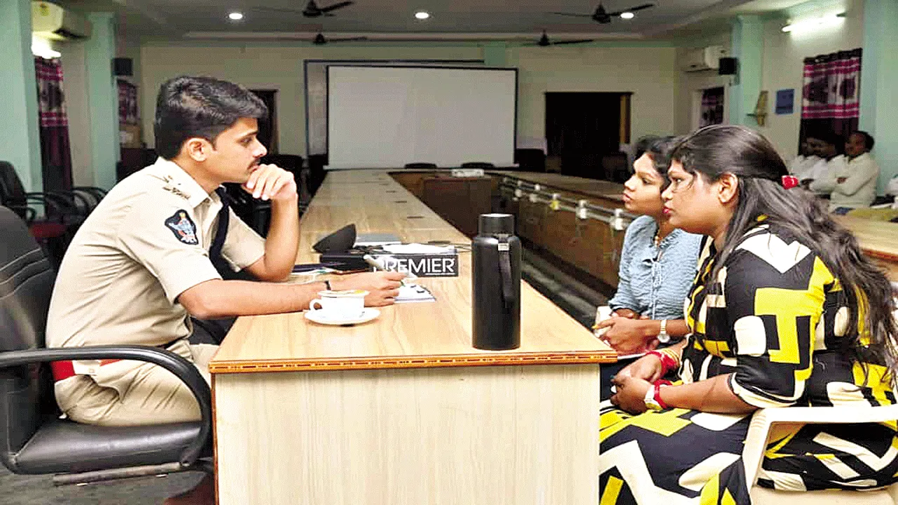 అర్జీల పరిష్కారానికి కృషి: ఎస్పీ మహేశ్వరరెడ్డి
