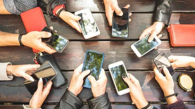 Smart Phone Expiry Date: స్మార్ట్ ఫోన్‌లకూ ఎక్స్‌పైరీ డేట్.. దీన్ని ఎలా తెలుసుకోవాలంటే.. 