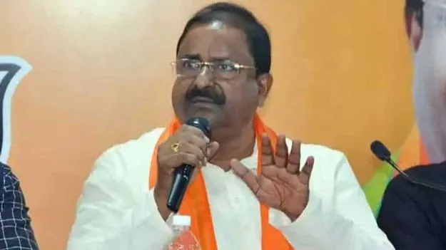 Somu Veerraju: శాసనమండలి బీజేపీ ఫ్లోర్ లీడర్‌గా సోము వీర్రాజు..