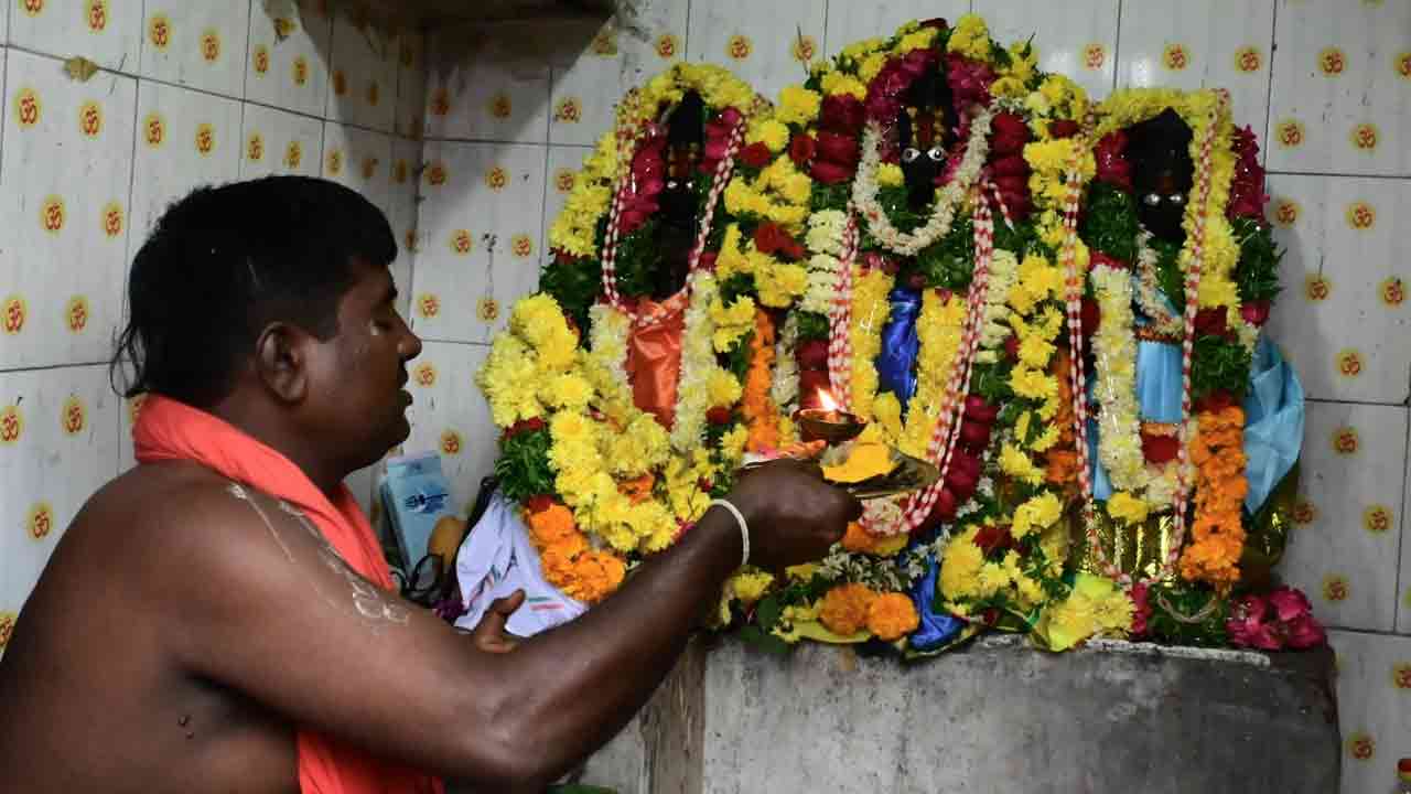 Sri Ramakonda Temple in Mahbubnagar: అమావాస్య.. శ్రీరామకొండకు పోటెత్తిన భక్తులు  