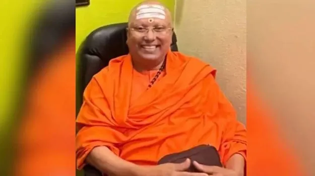 Swami Chaitanyananda: బేబీ అంటూ మెసేజీలు ఆ తరువాత బెదిరింపులు.. ఢిల్లీ బాబాపై విచారణలో షాకింగ్ వాస్తవాలు