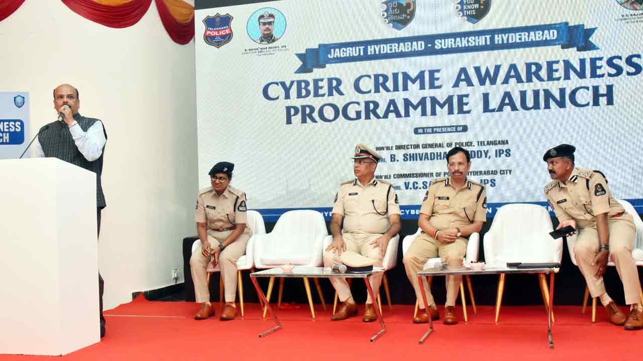 Cyber Crime: సైబర్ నేరాలపై అప్రమత్తత అవసరం: తెలంగాణ డీజీపీ శివధర్ రెడ్డి