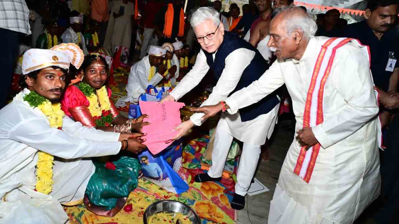 Mass Tribal Weddings in Achampet: గవర్నర్ సమక్షంలో ఘనంగా సామూహిక వివాహాలు..