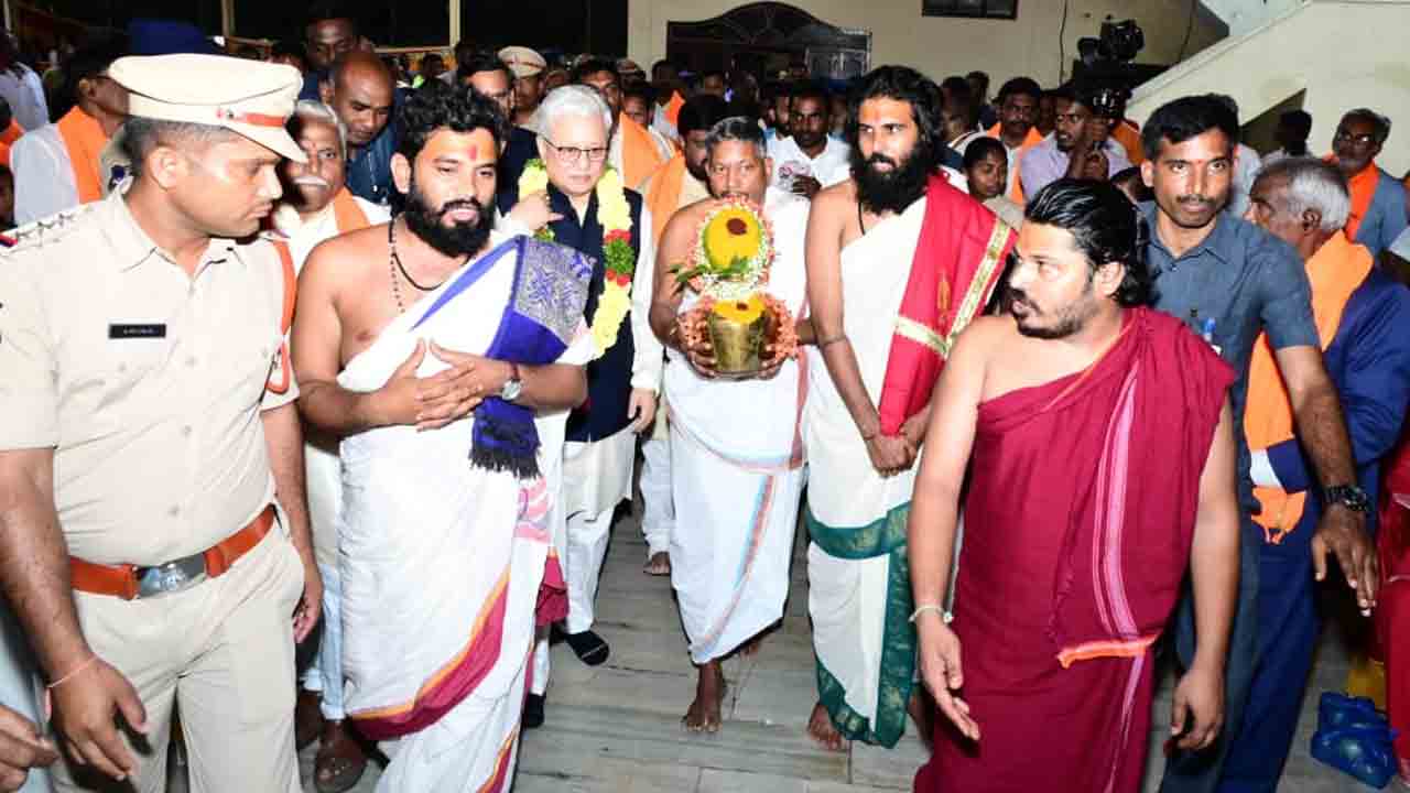 Mass Tribal Weddings in Achampet: గవర్నర్ సమక్షంలో ఘనంగా సామూహిక వివాహాలు..