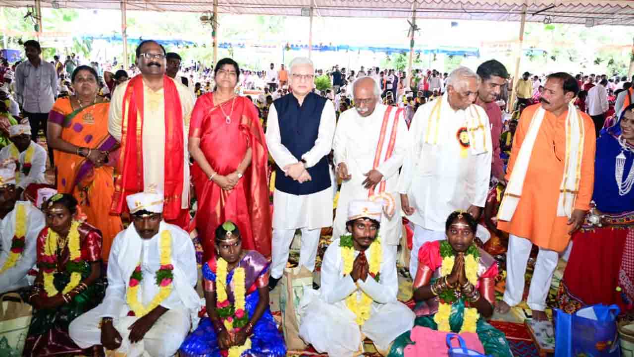 Mass Tribal Weddings in Achampet: గవర్నర్ సమక్షంలో ఘనంగా సామూహిక వివాహాలు..